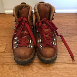 Size 7 Danner Mountain Light Cascade Boots